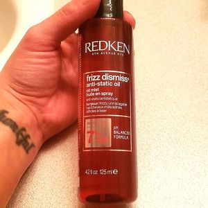 Redken "Frizz Dismiss Anti-static Oil"